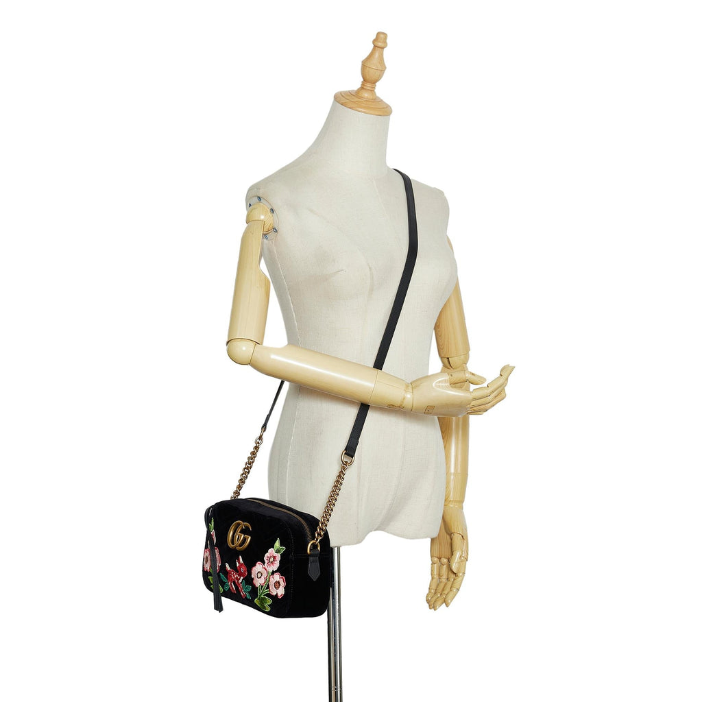 Gucci GG Marmont Velvet Crossbody (SHG-XEPO6u)