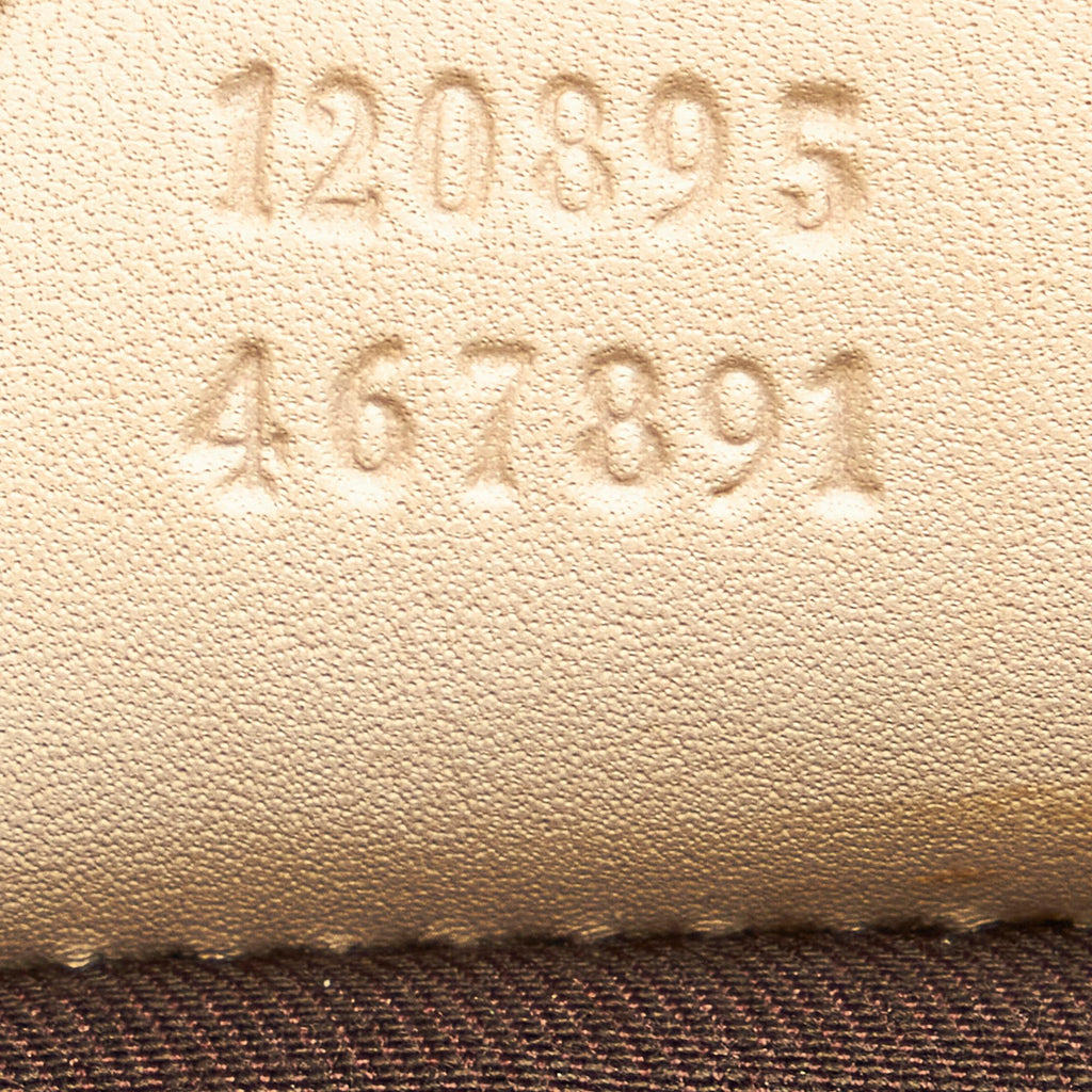 Gucci Gucci Nailhead Leather Handbag (SHG-26097)