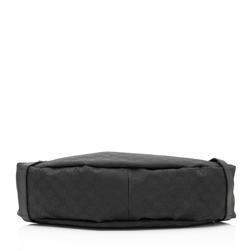 Gucci GG Nylon Abbey Medium Shoulder Bag (SHF-ISY2H4)