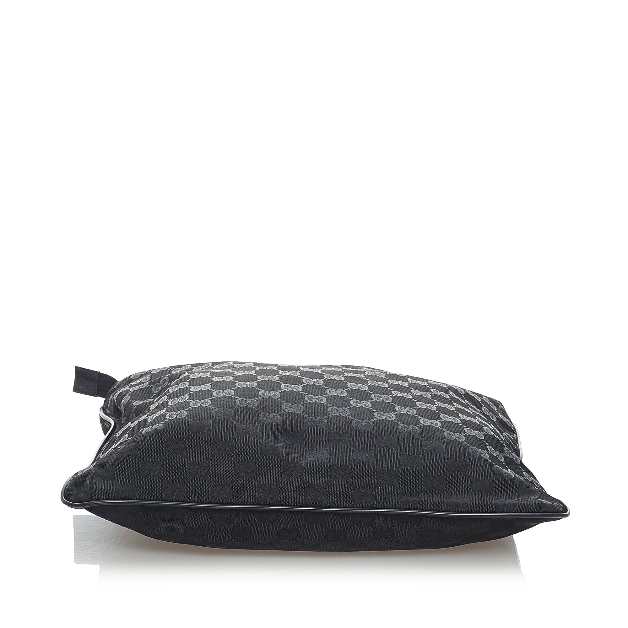 Gucci Gucci Nylon Crossbody Bag (SHG-33512)