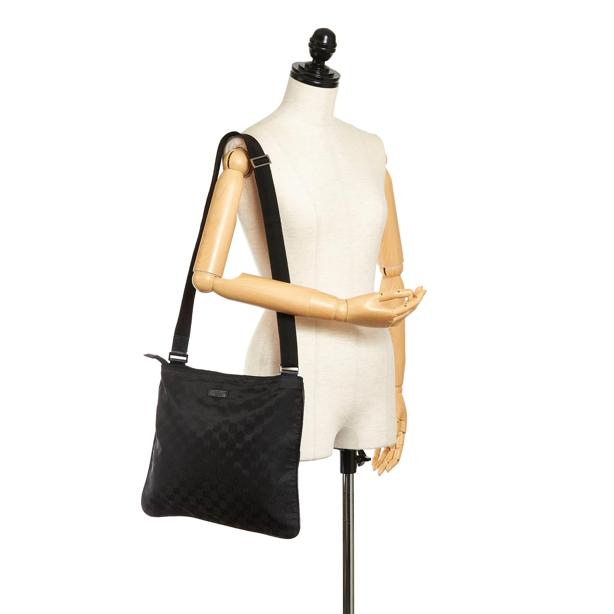 Gucci Gucci Nylon Crossbody Bag (SHG-33512)