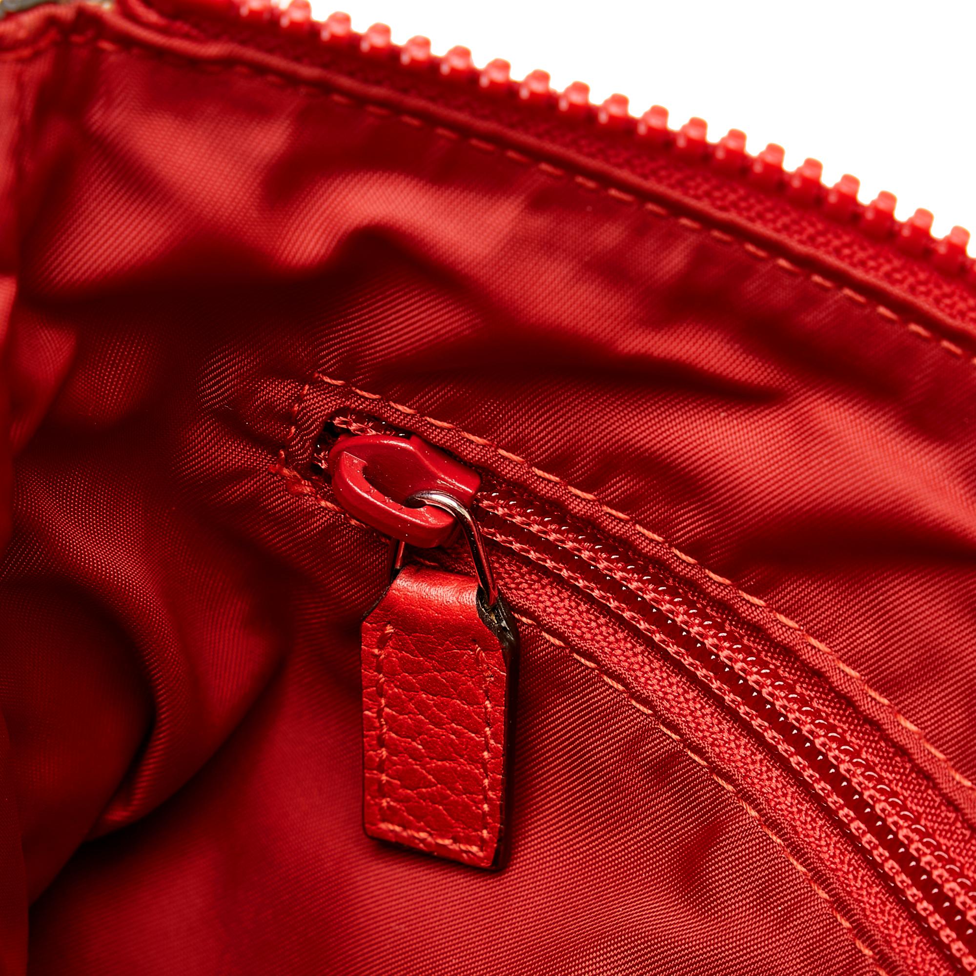Gucci GG Nylon Crossbody Bag (SHG-1cIuee)