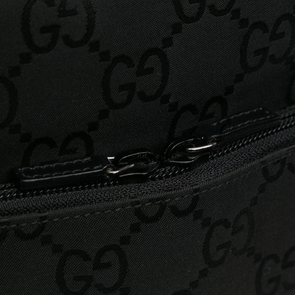 Gucci GG Nylon Crossbody (SHG-ScDtKo)