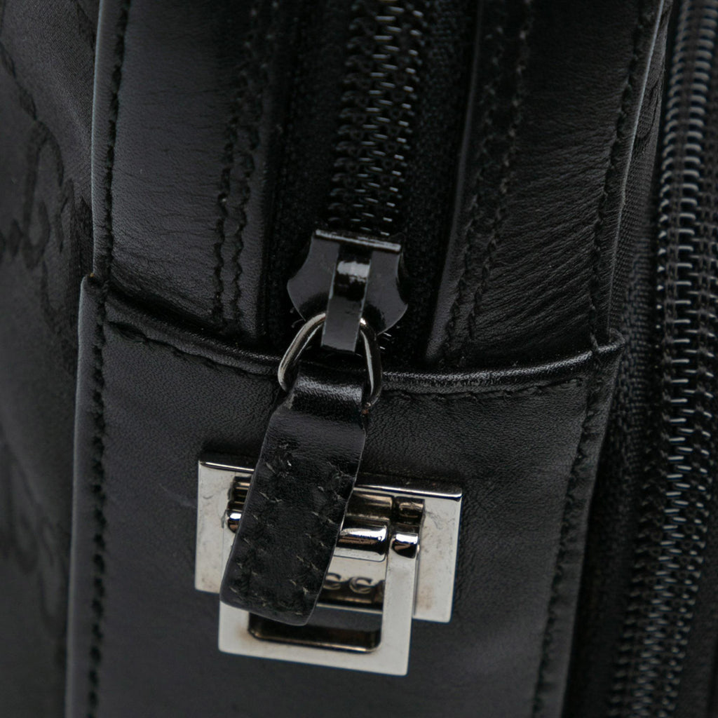 Gucci GG Nylon Crossbody (SHG-ScDtKo)