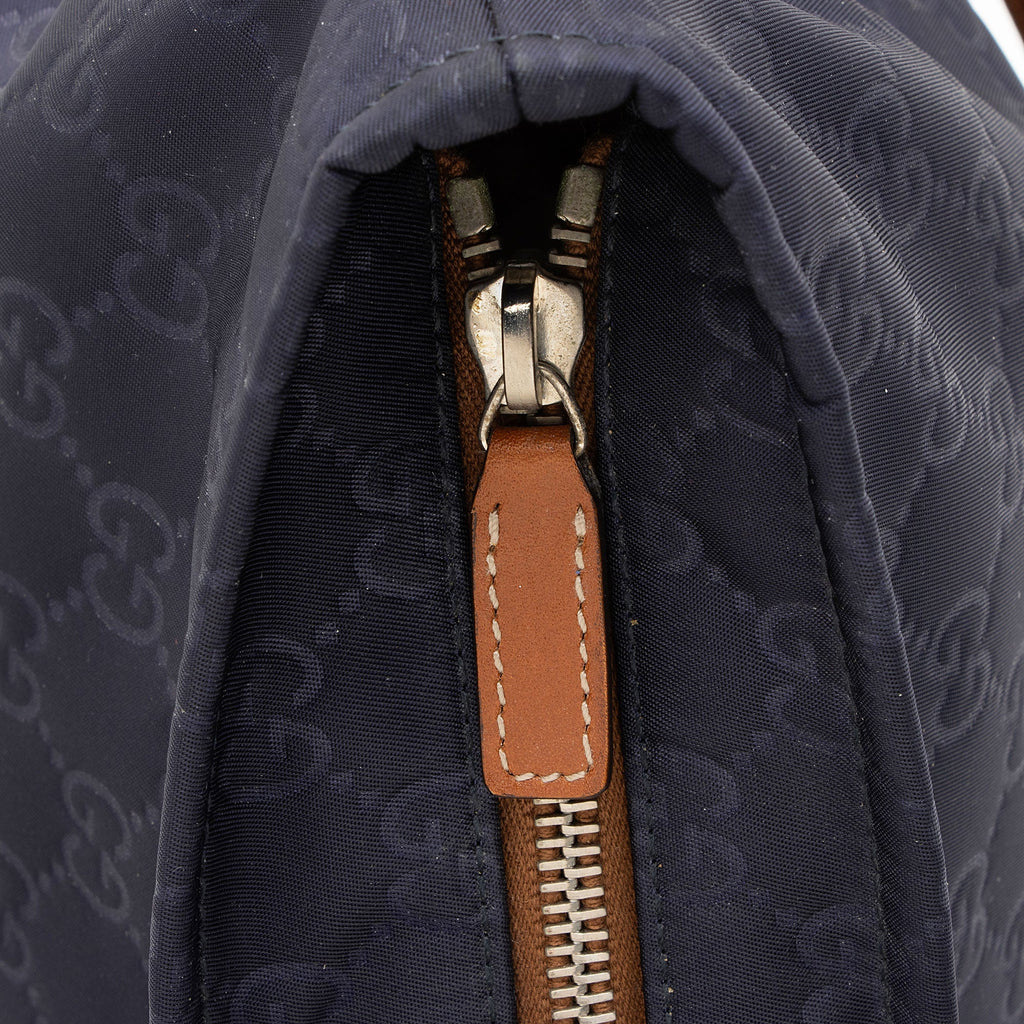 Gucci GG Nylon MessLBger