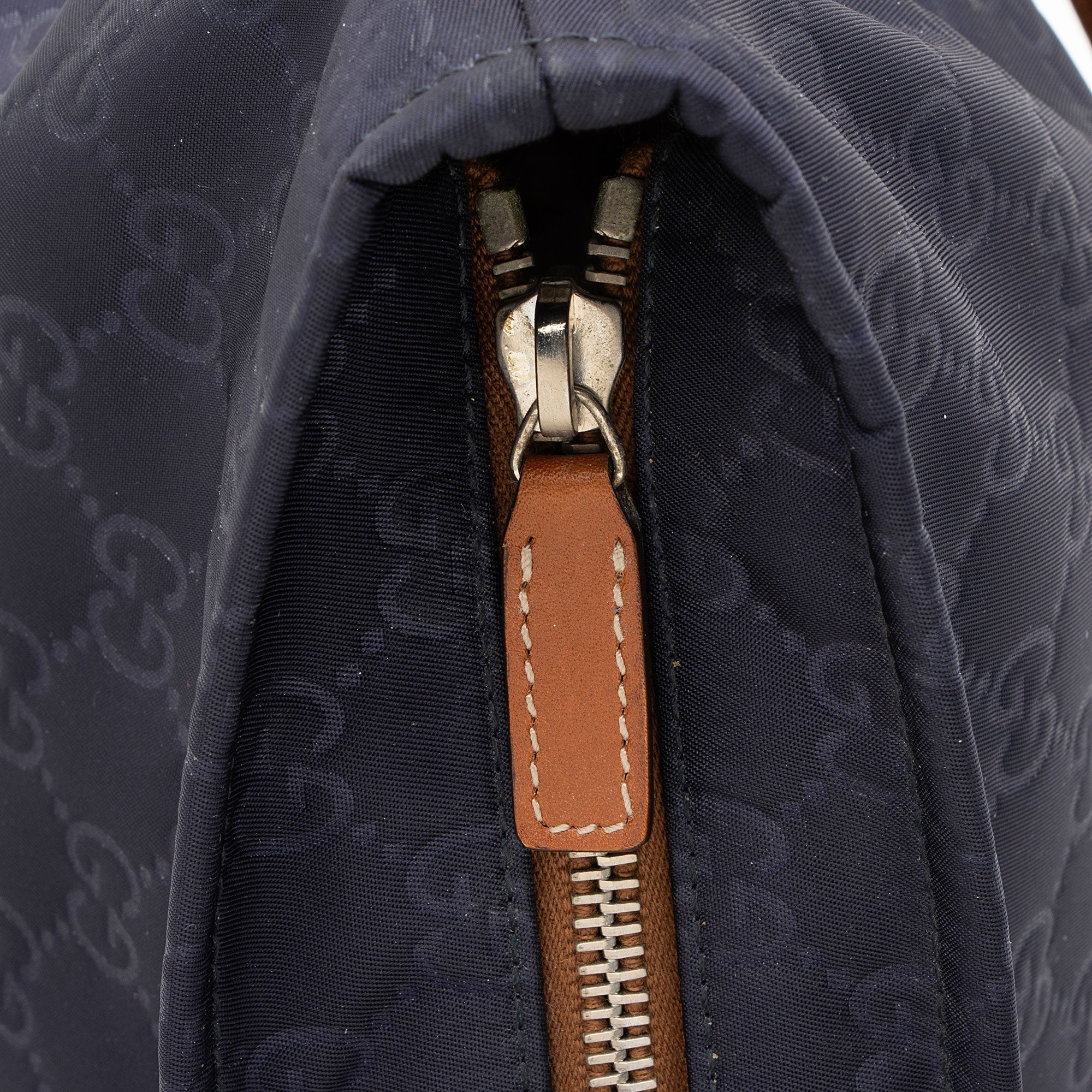 Gucci GG Nylon MessLBger
