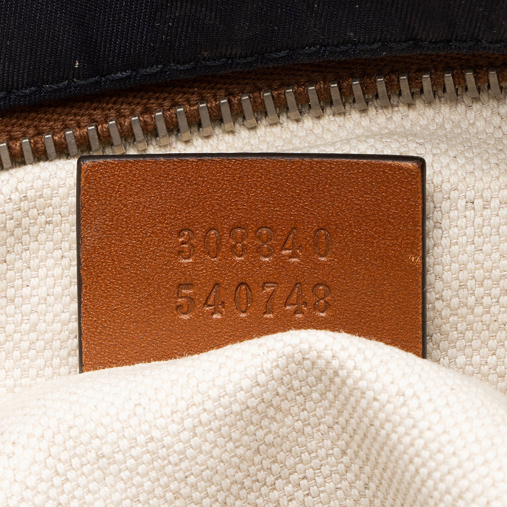 Gucci GG Nylon MessLBger