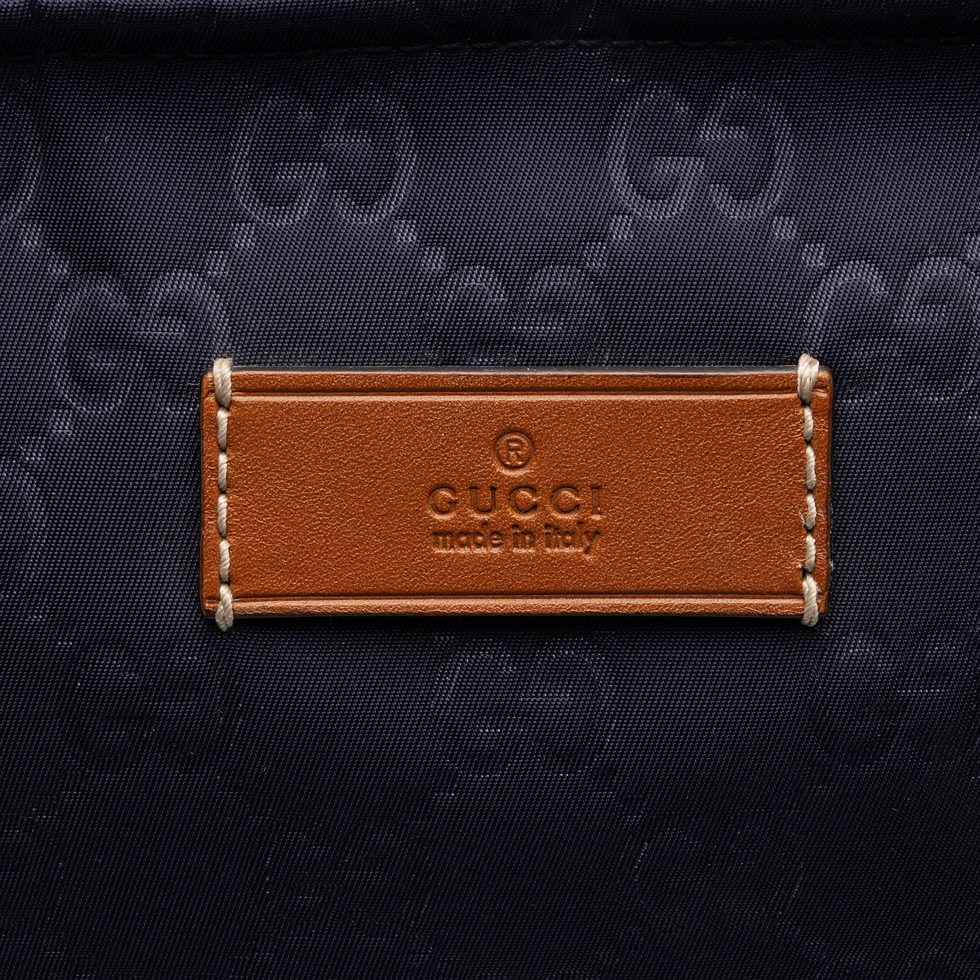 Gucci GG Nylon MessLBger