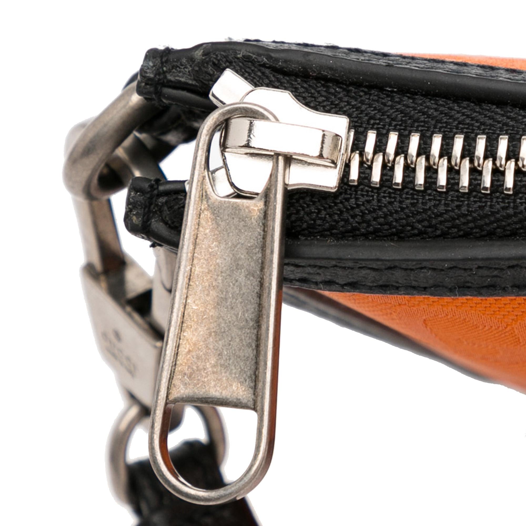 Gucci GG Nylon Off The Grid Clutch (SHG-MR8qzI)