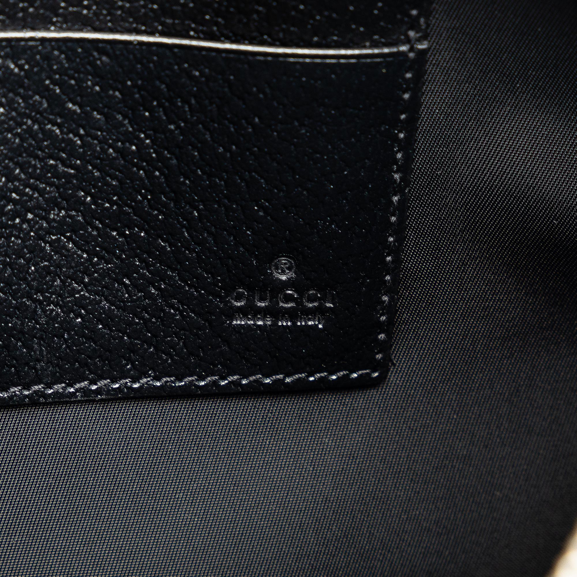 Gucci GG Nylon Off The Grid Pouch (SHG-93LF74)