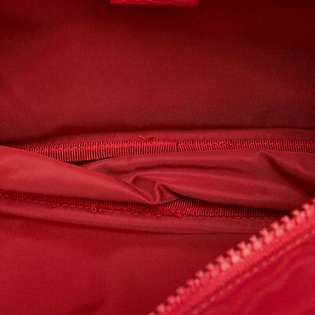 Gucci GG Nylon Pouch (SHG-uT3lxn)