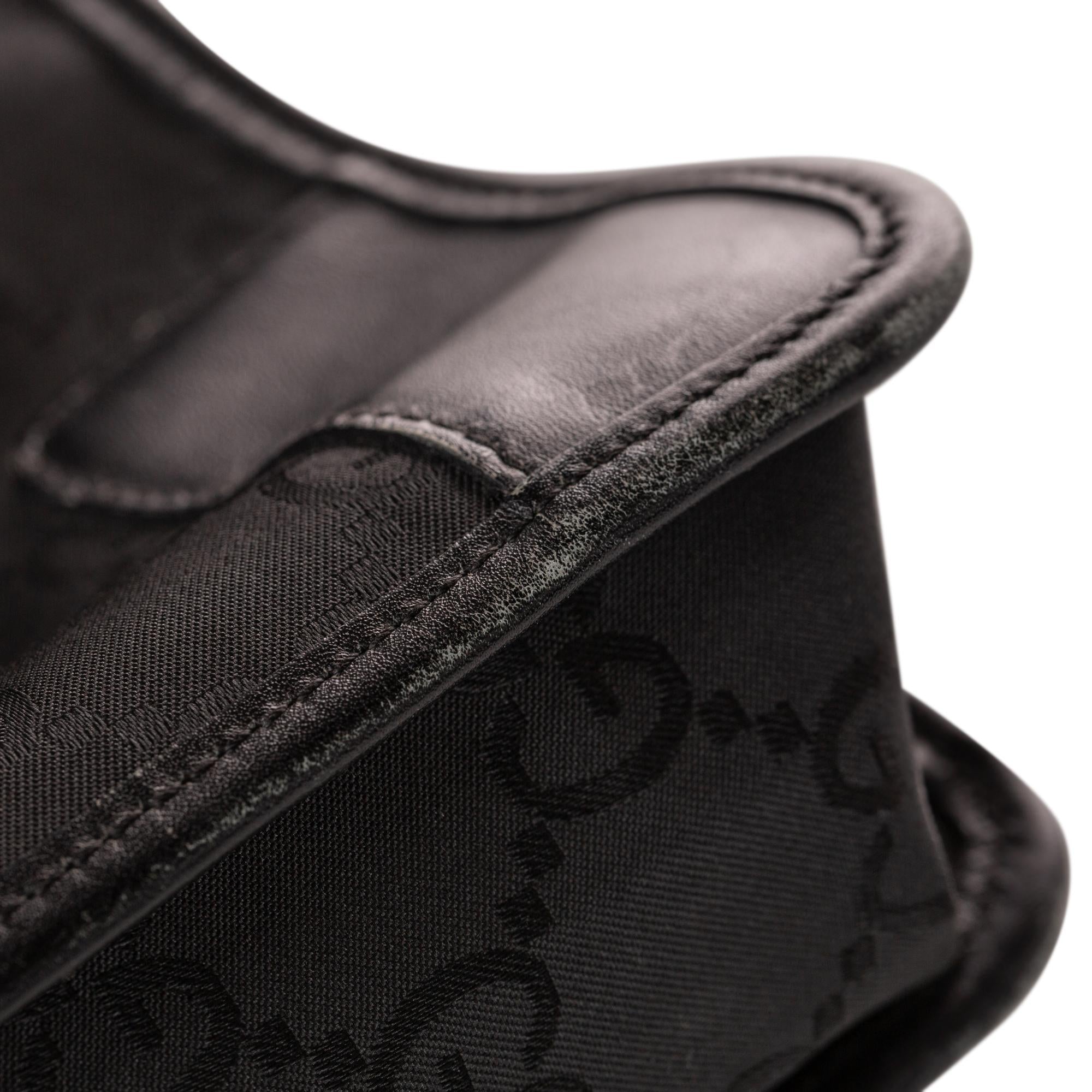 Gucci Gucci Nylon Shoulder Bag (SHG-31048)