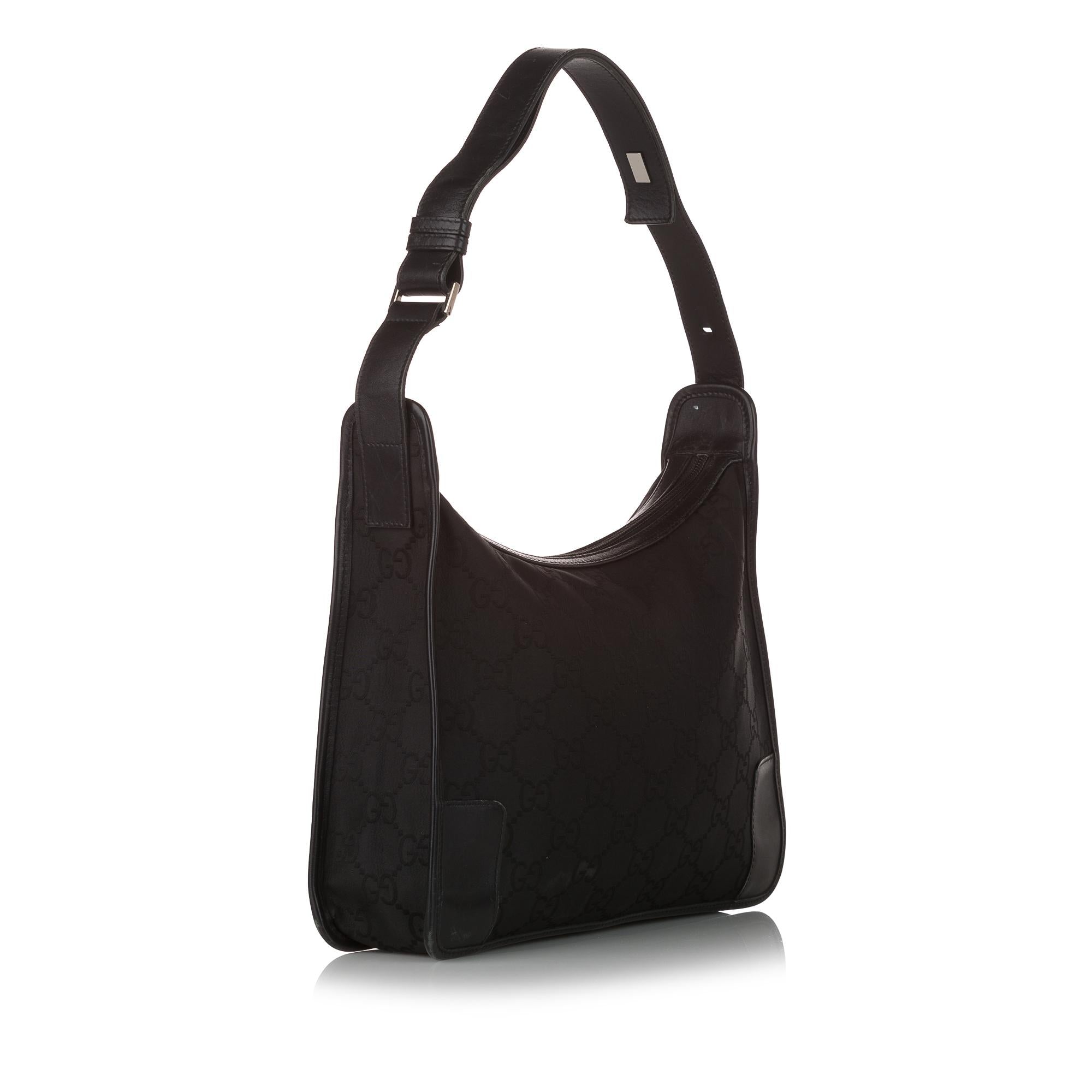 Gucci Gucci Nylon Shoulder Bag (SHG-31048)