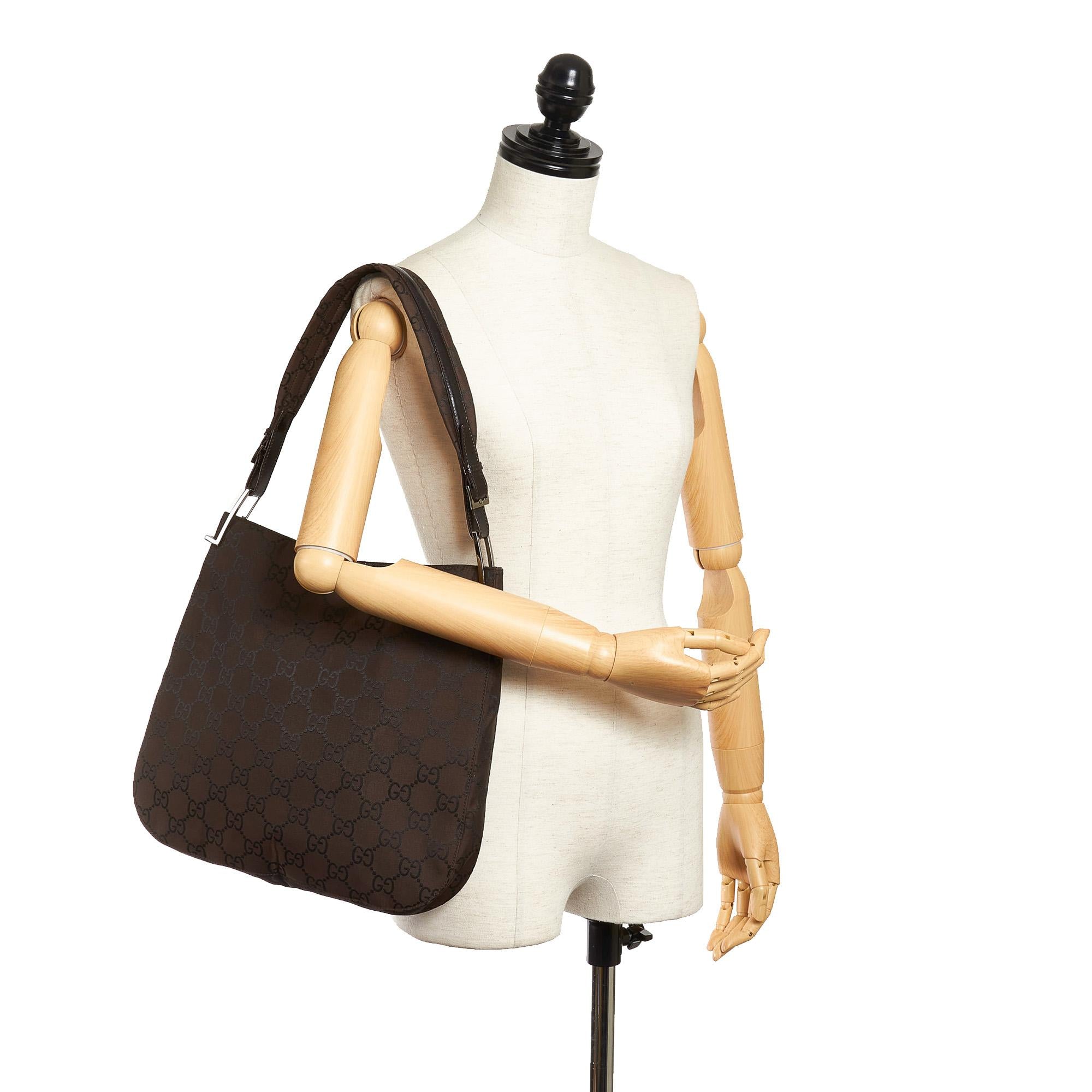 Gucci Gucci Nylon Shoulder Bag (SHG-32343)