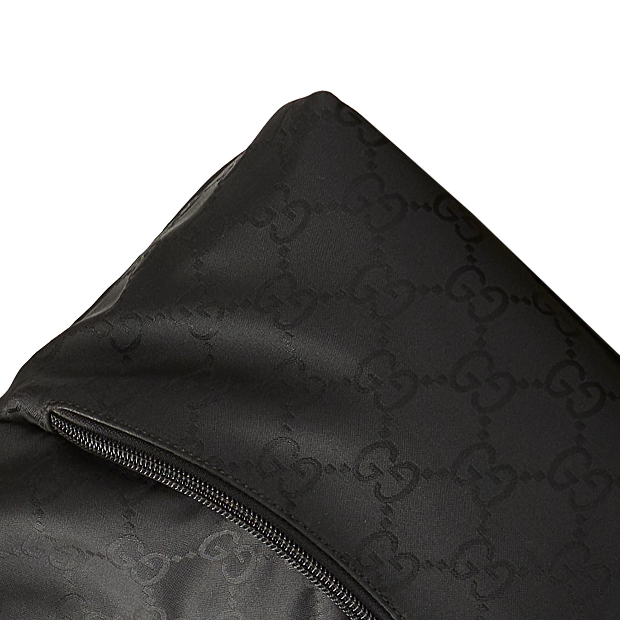 Gucci GG Nylon Shoulder Bag (SHG-35235)