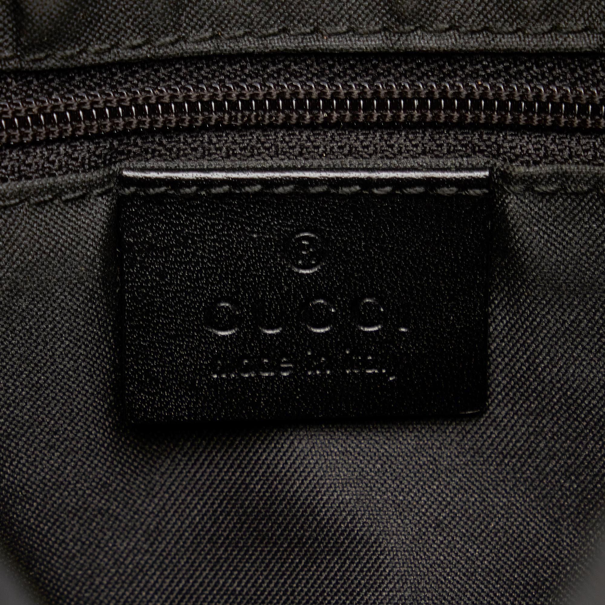 Gucci GG Nylon Shoulder Bag (SHG-w7Iys7)