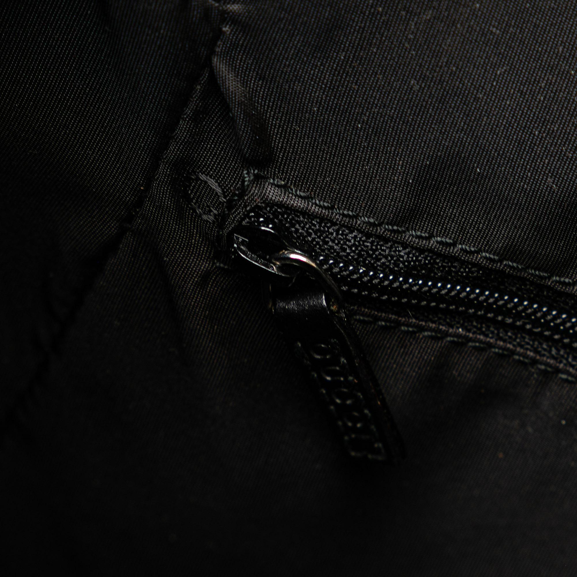 Gucci GG Nylon Shoulder Bag (SHG-pSPER4)