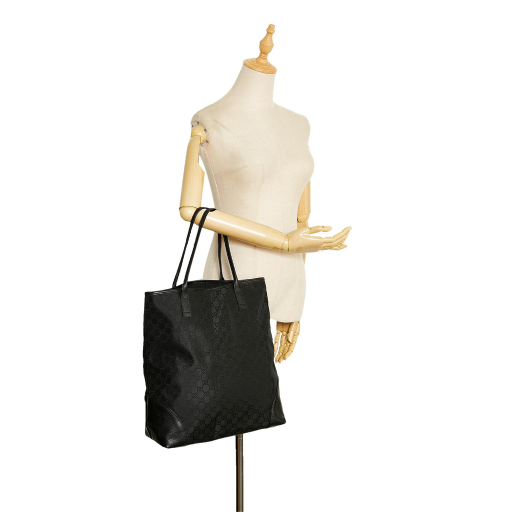 Gucci GG Nylon Tote (SHG-yOEqEf)