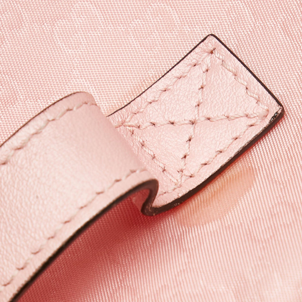 Gucci GG Nylon Vanity Bag (SHG-A9IEiY)