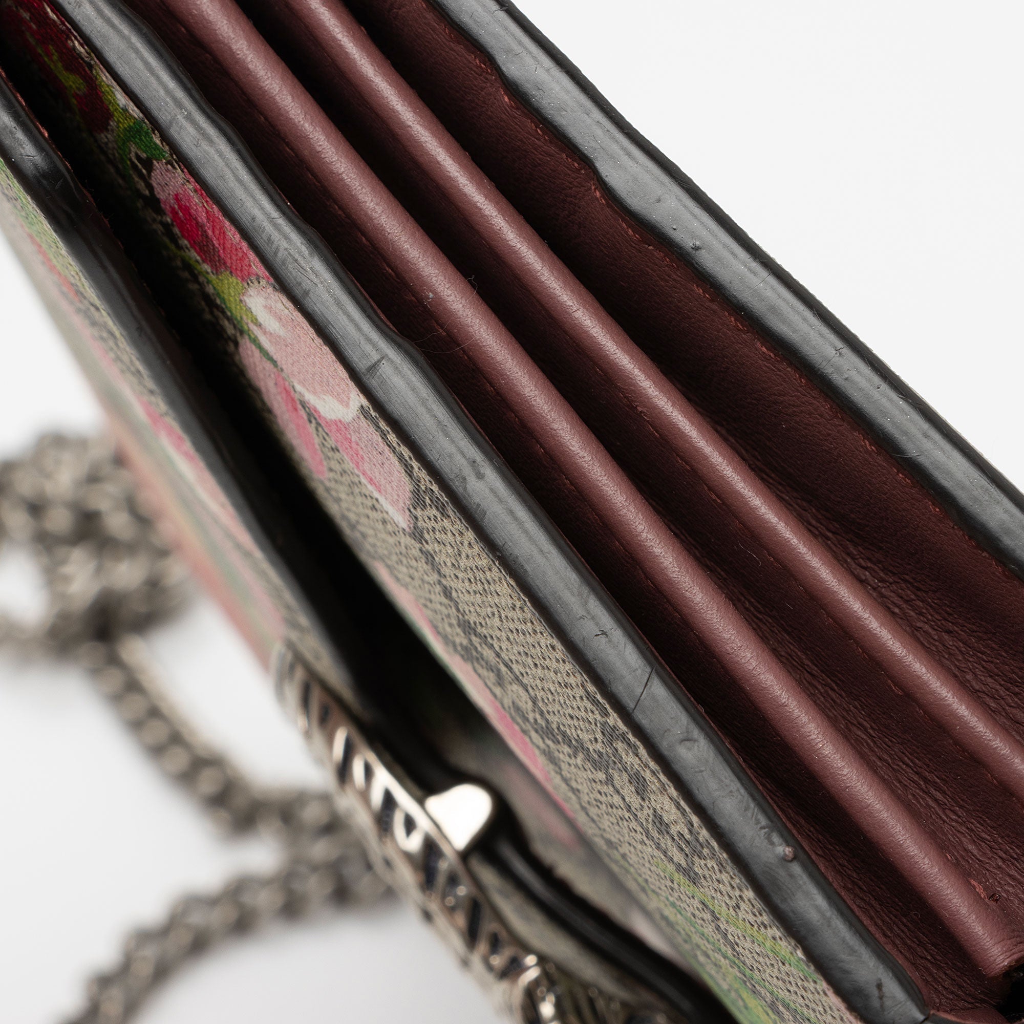 Gucci GG Supreme Blooms Dionysus Chain Wallet (SHF-zbUbcd)