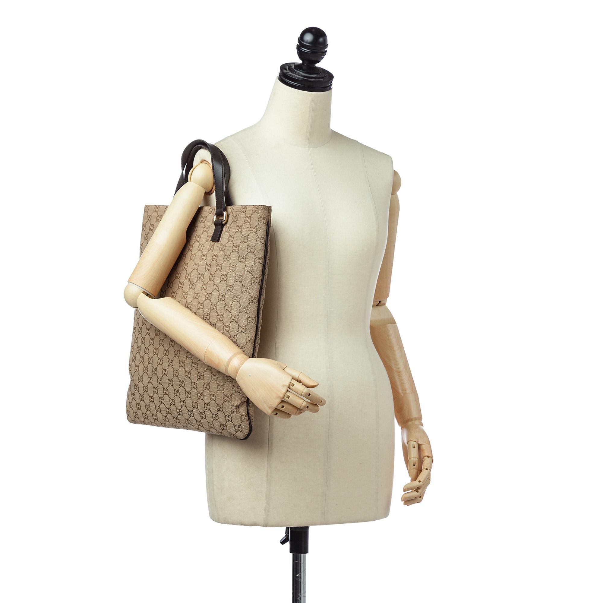 Gucci GG Supreme Canvas Tote Bag (SHG-20330)