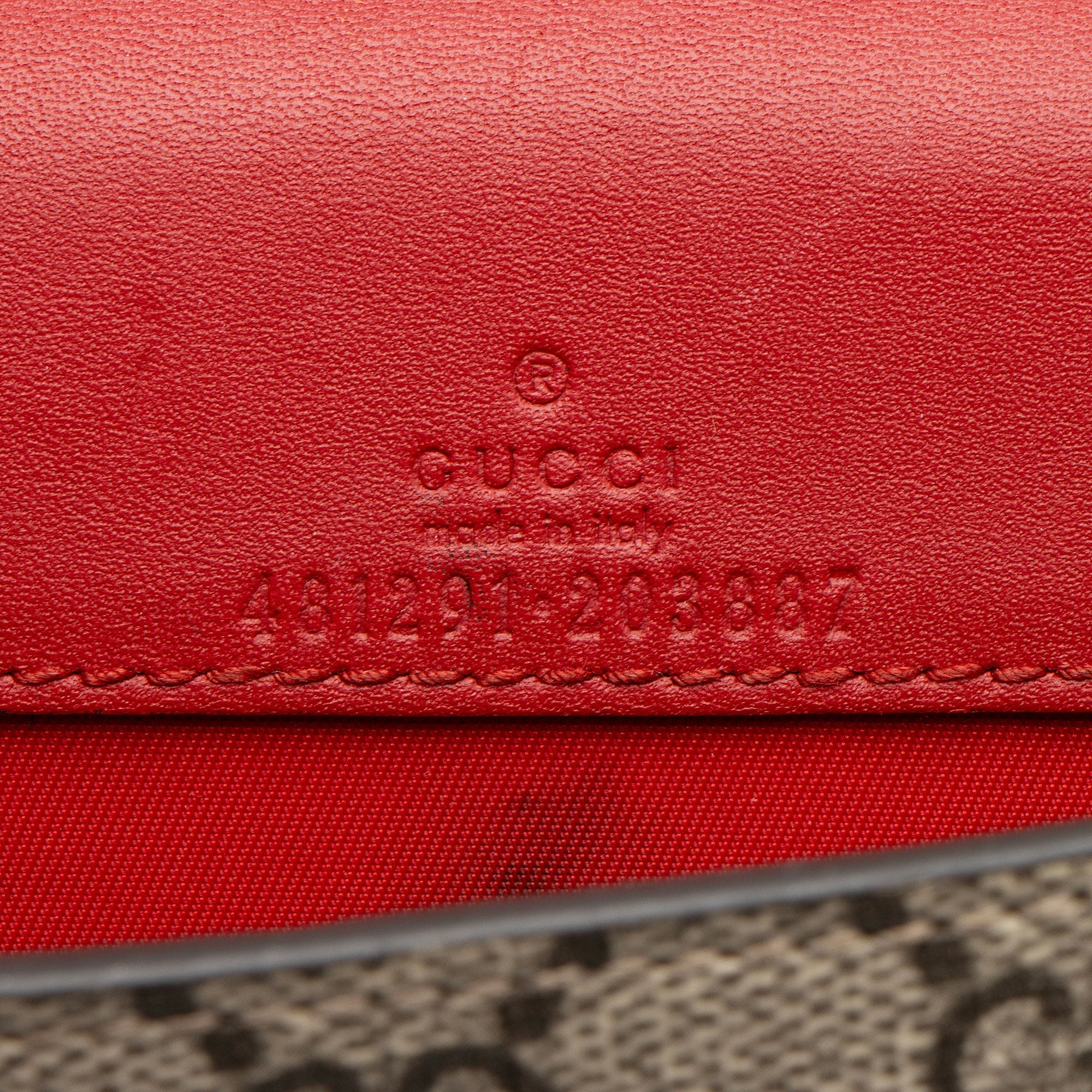 Gucci GG Supreme Cherry Super Mini Bag (SHF-AkMdKn)