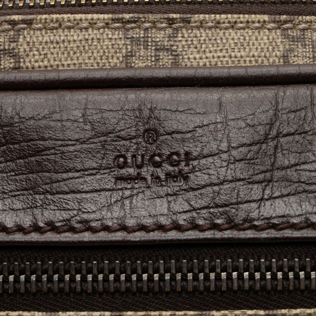 Gucci GG Supreme Classic Small Camera Bag (SHF-fqjHTG)