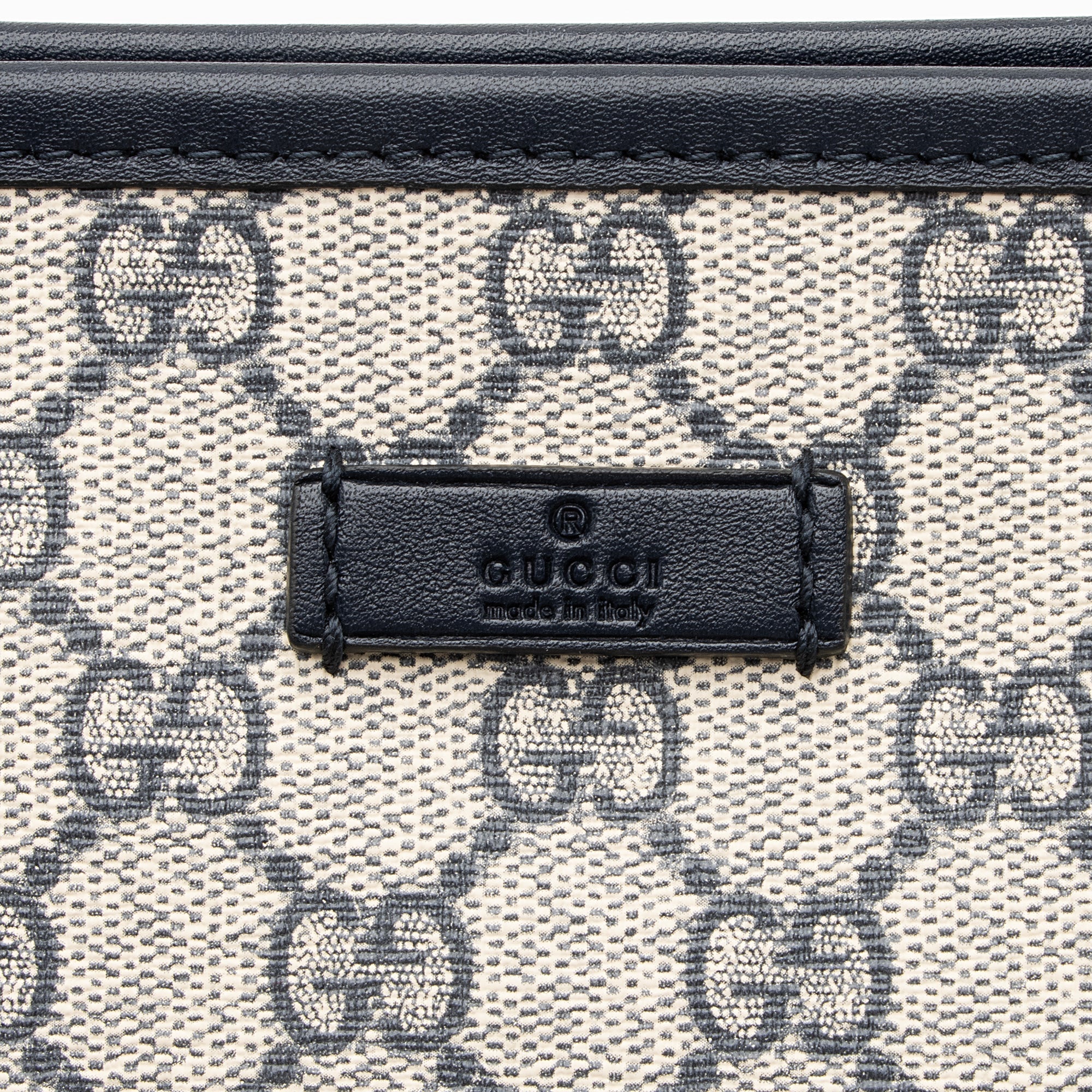 Gucci GG Supreme Classic Flat Medium Messenger Bag (SHF-23363)
