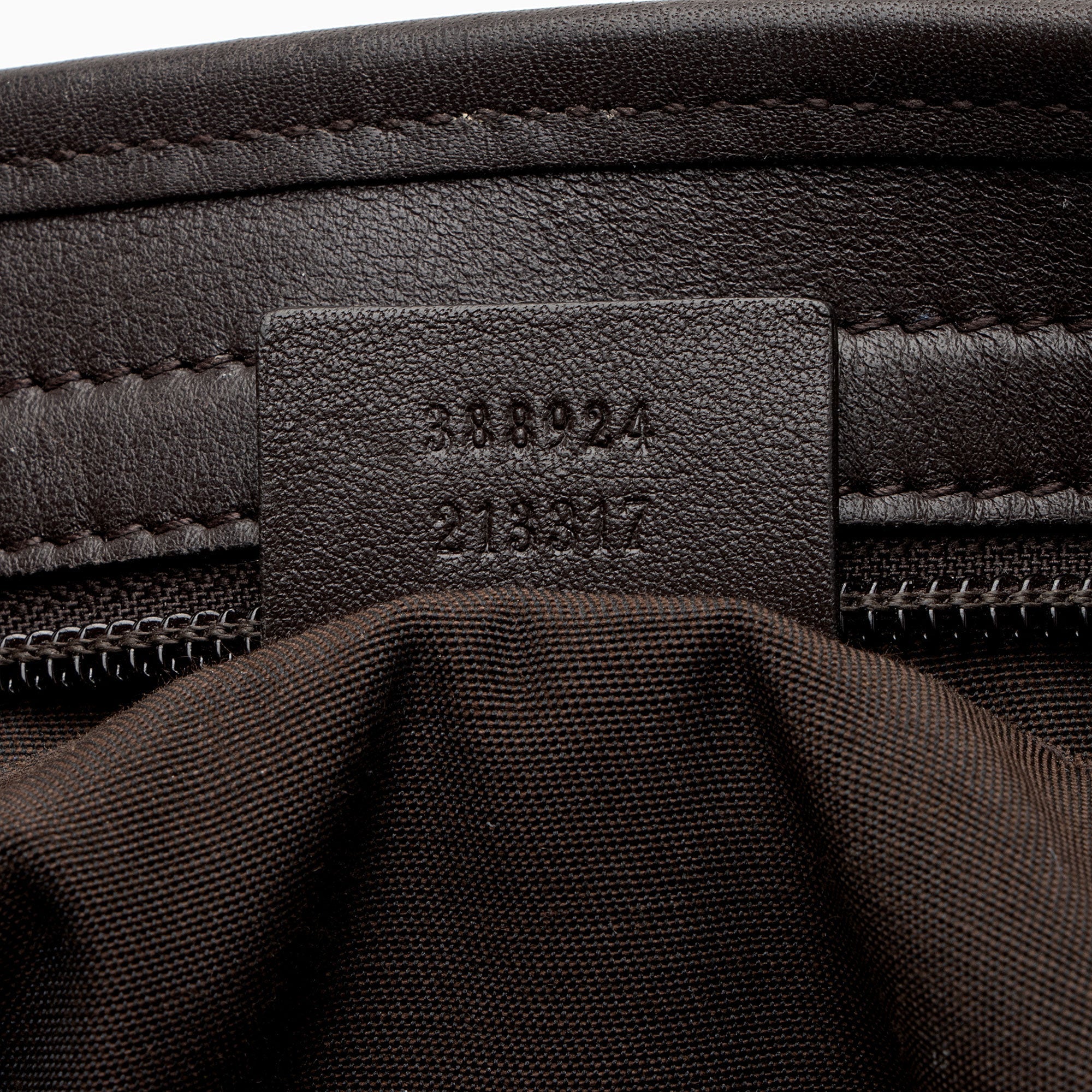 Gucci GG Supreme Classic Flat Medium Messenger Bag (SHF-z1jpvQ)