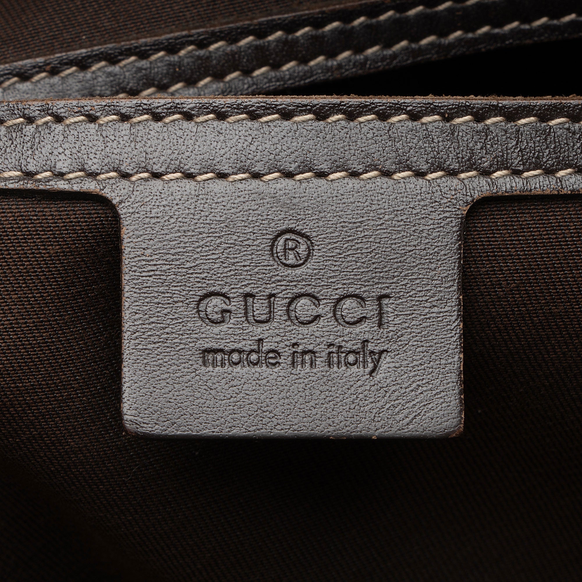 Gucci GG Supreme Classic Flat Medium Messenger