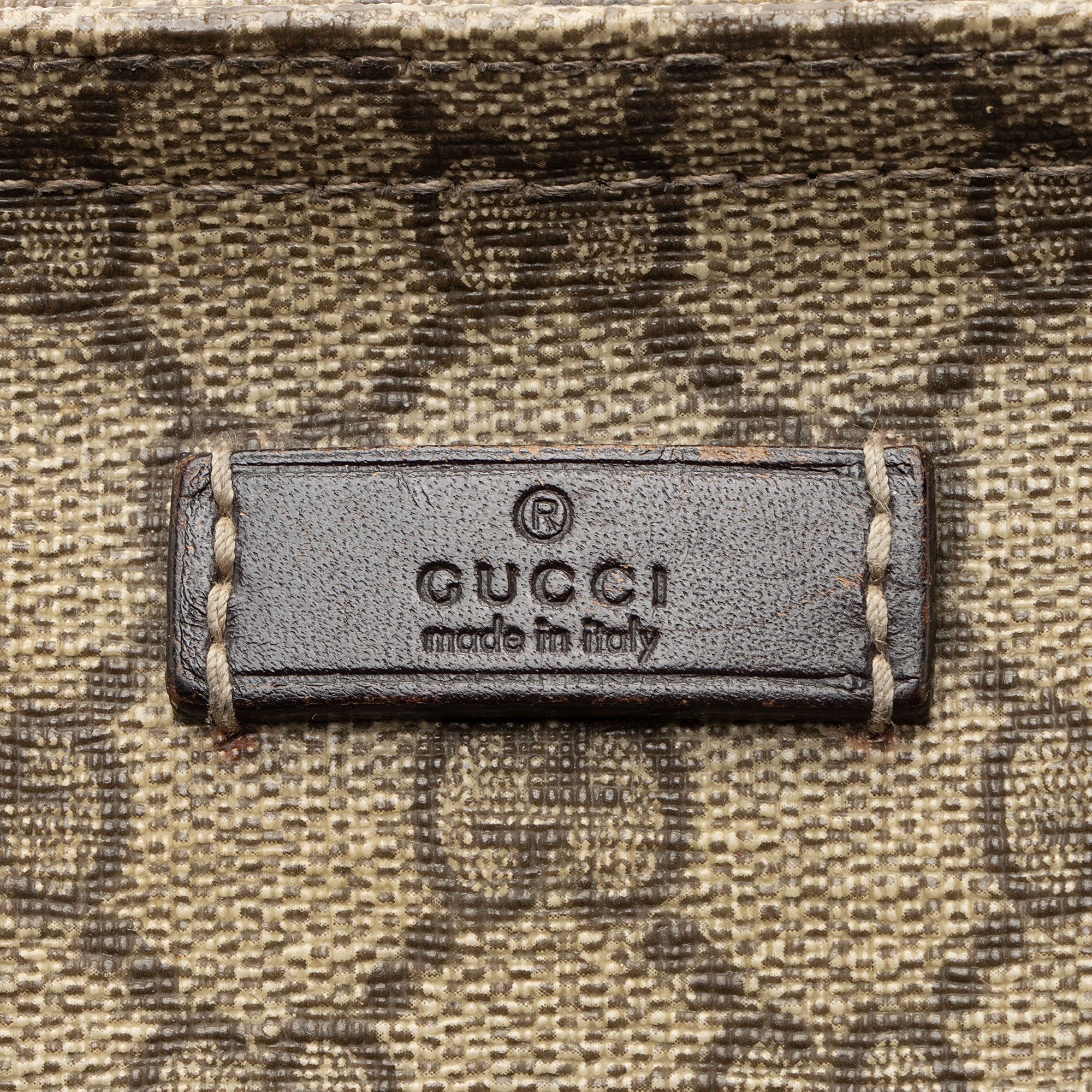 Gucci GG Supreme Classic Flat Medium Messenger
