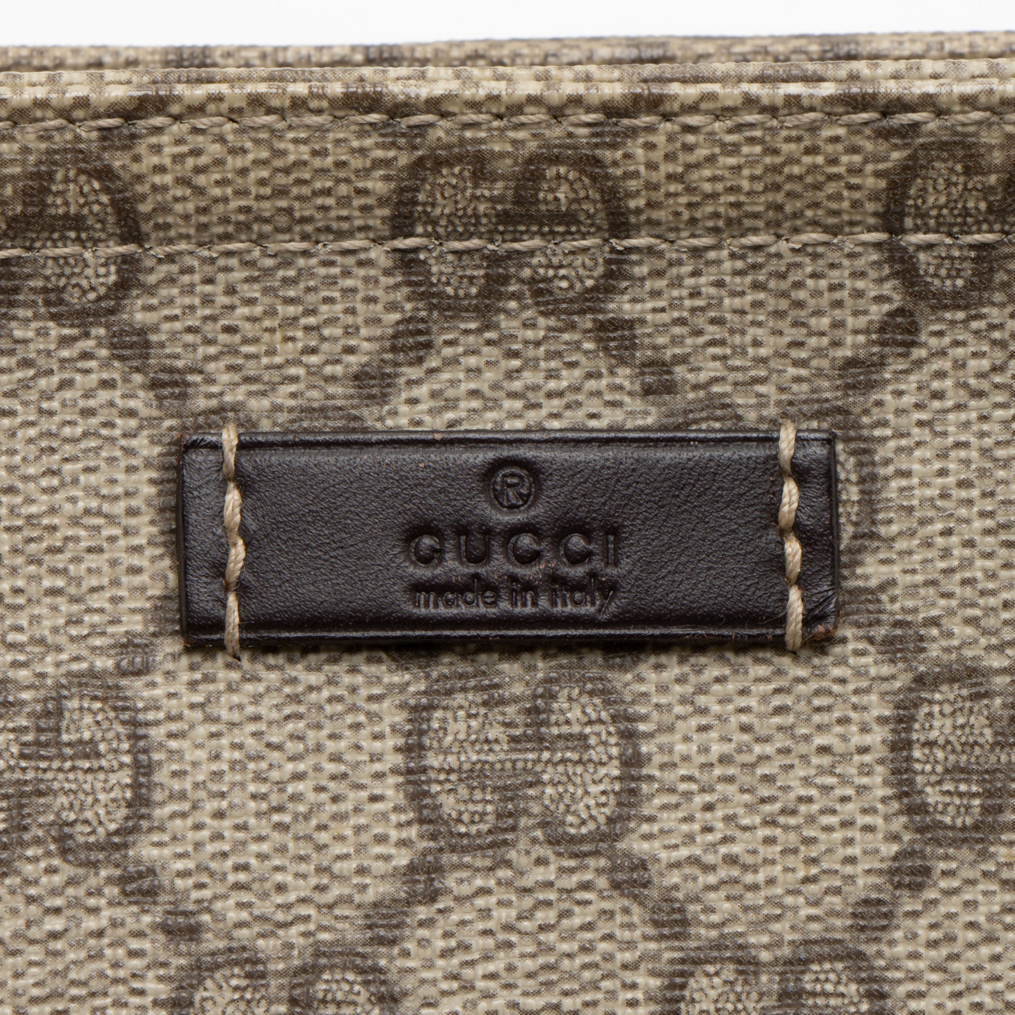 Gucci GG Supreme Classic Small Messenger