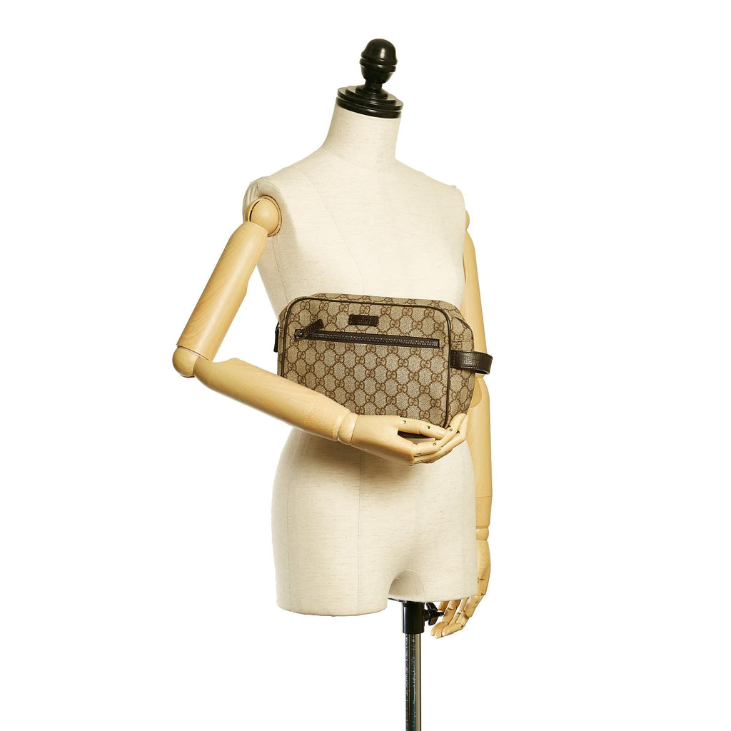 Gucci Gucci Supreme Clutch Bag (SHG-28690)