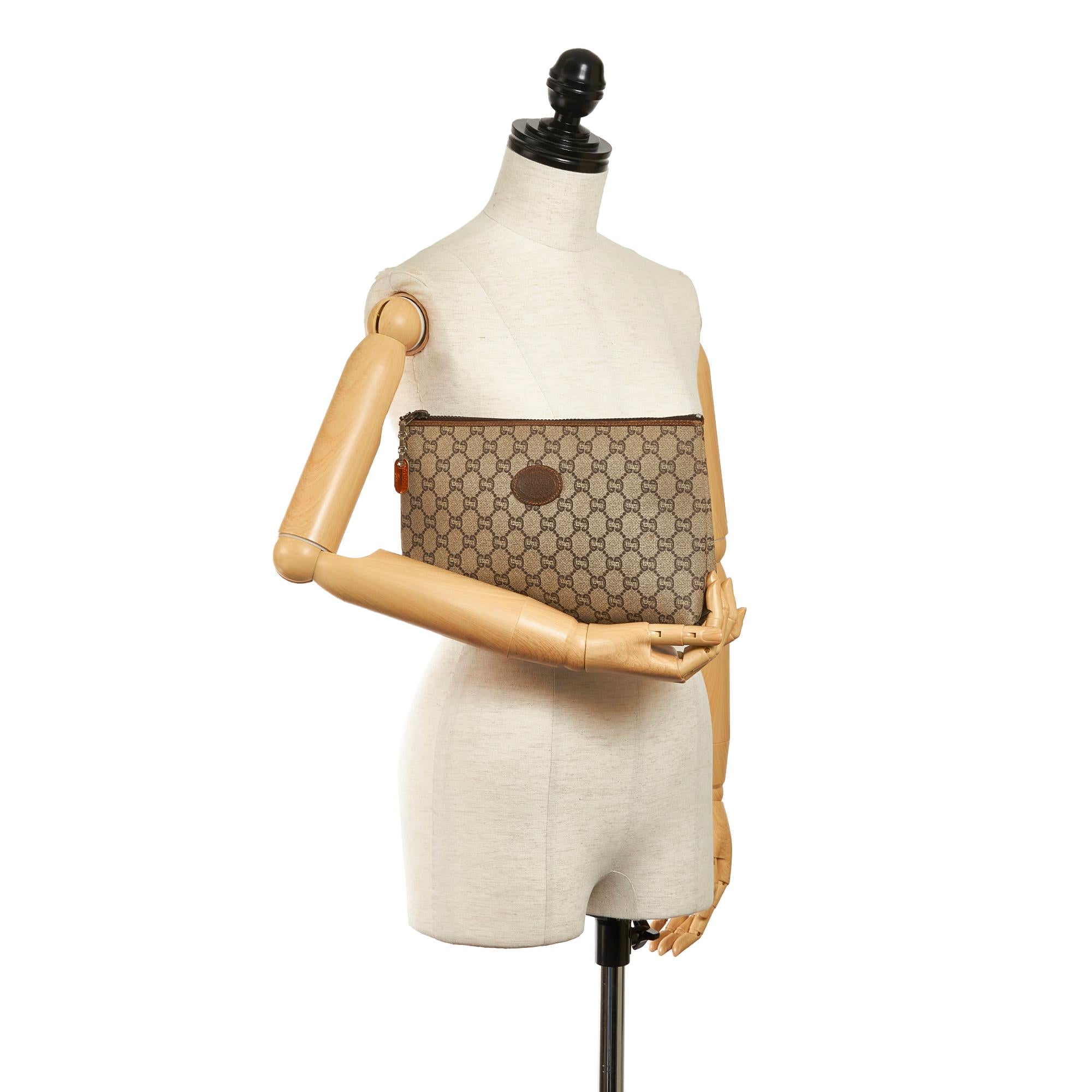 Gucci Gucci Supreme Clutch Bag (SHG-30889)