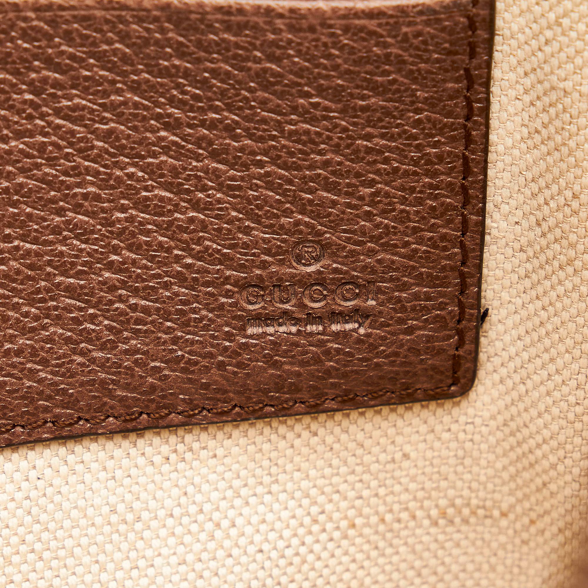 Gucci Gucci Supreme Courrier Clutch Bag (SHG-33451)