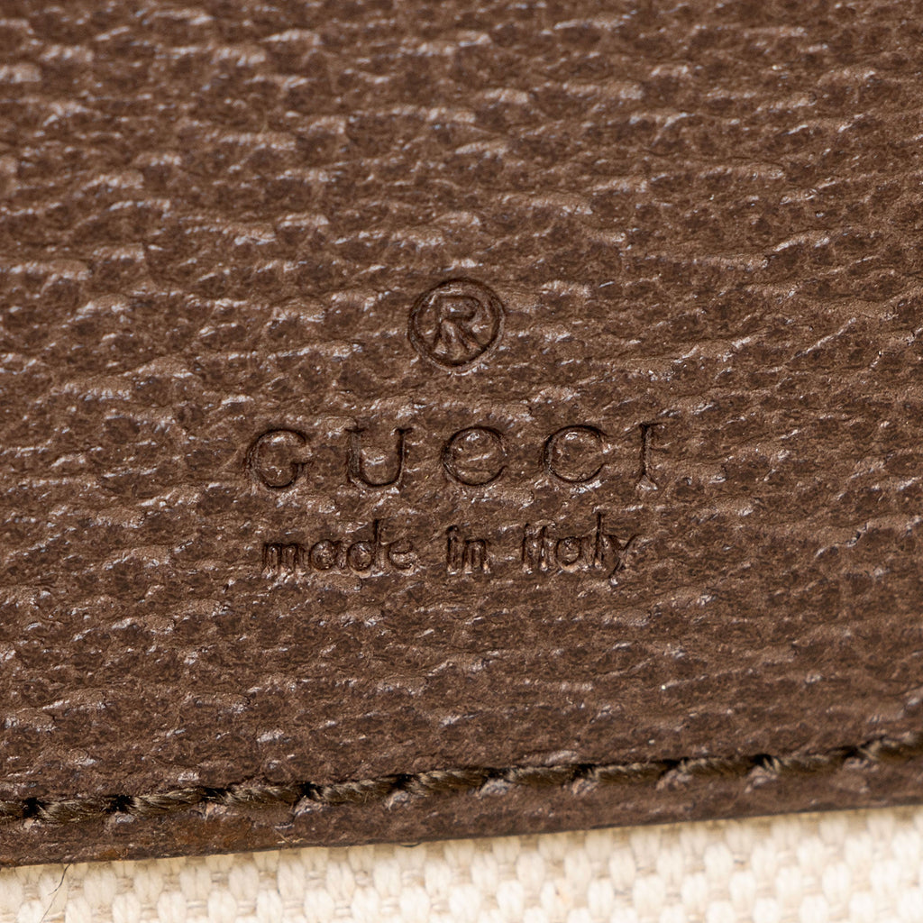 Gucci GG Supreme Courrier Clutch