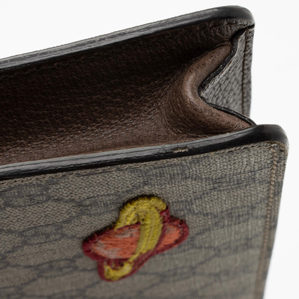 Gucci GG Supreme Courrier Messenger Clutch (SHF-pgZYso)