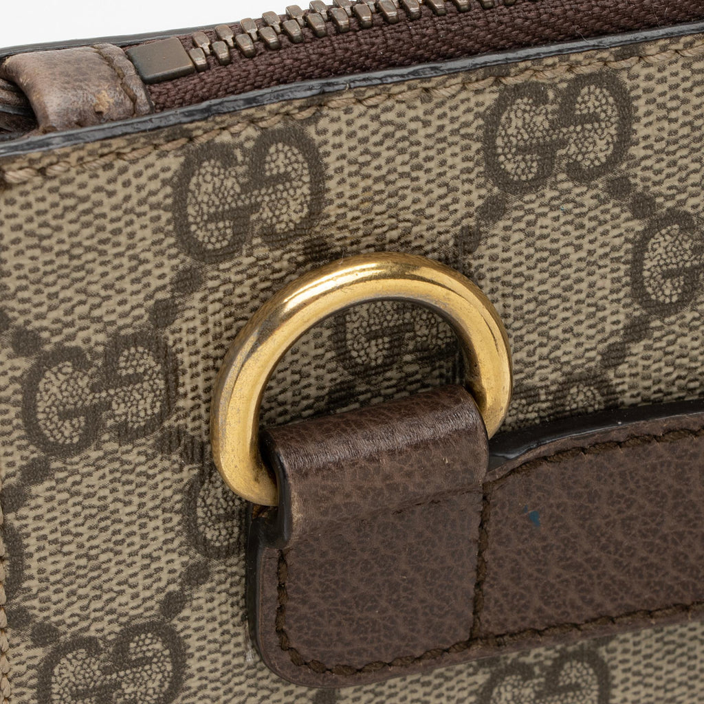 Gucci GG Supreme Courrier Messenger Clutch (SHF-pgZYso)