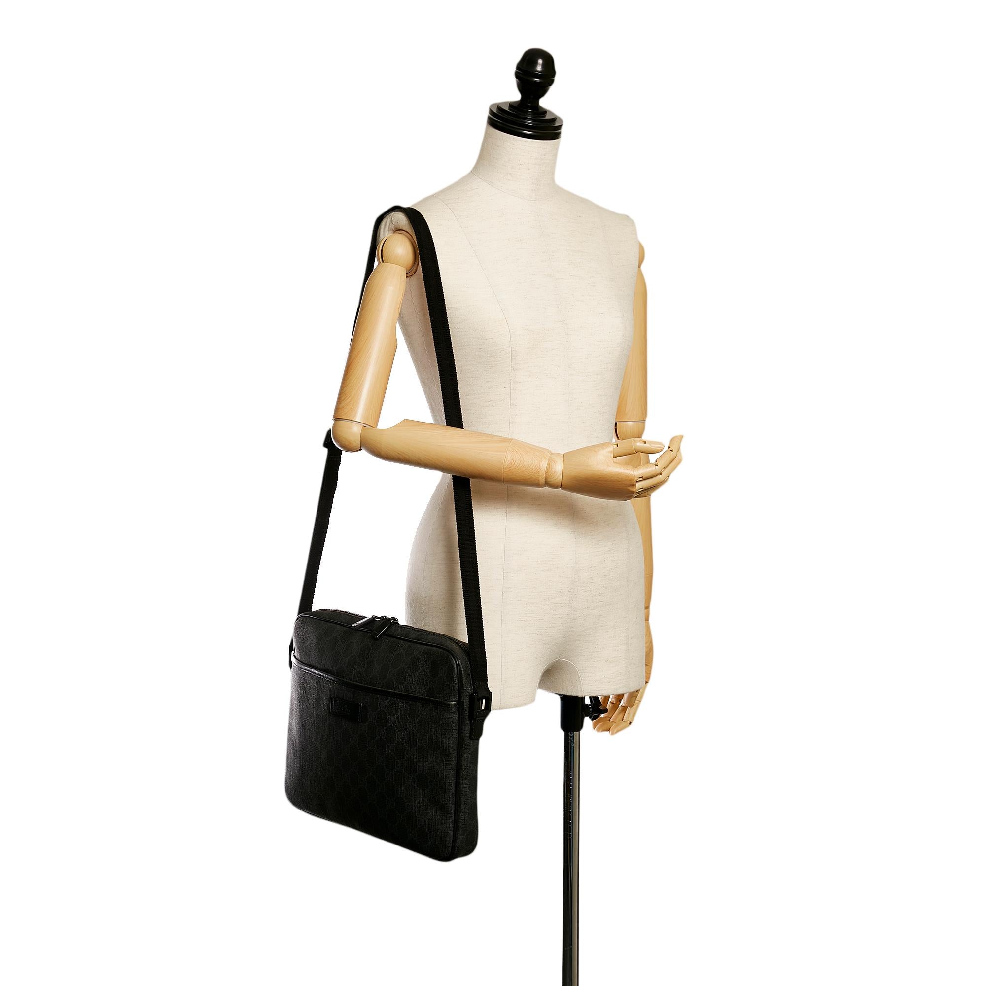 Gucci Gucci Supreme Crossbody Bag (SHG-31112)