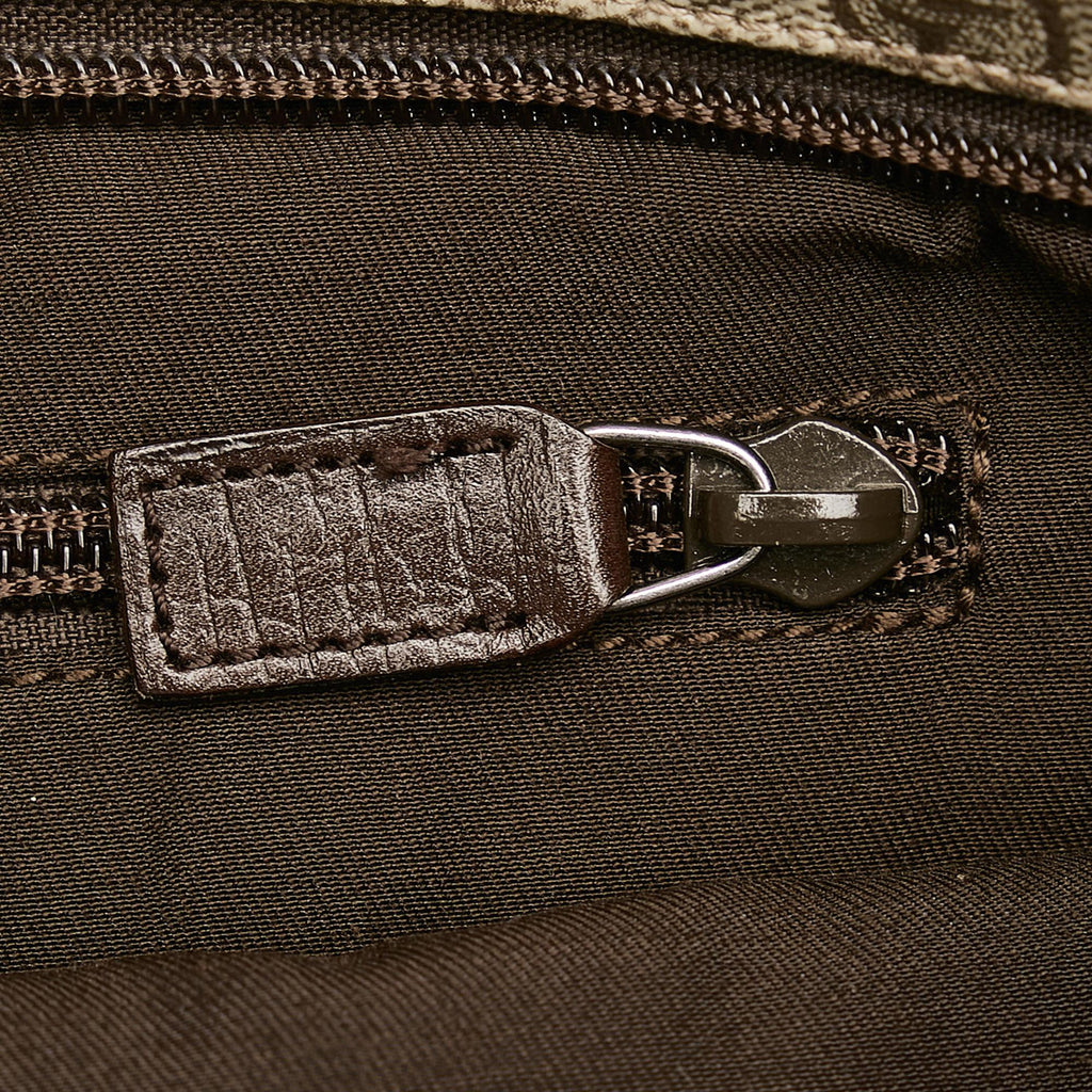 Gucci GG Supreme Crossbody Bag (SHG-hoqwFo)
