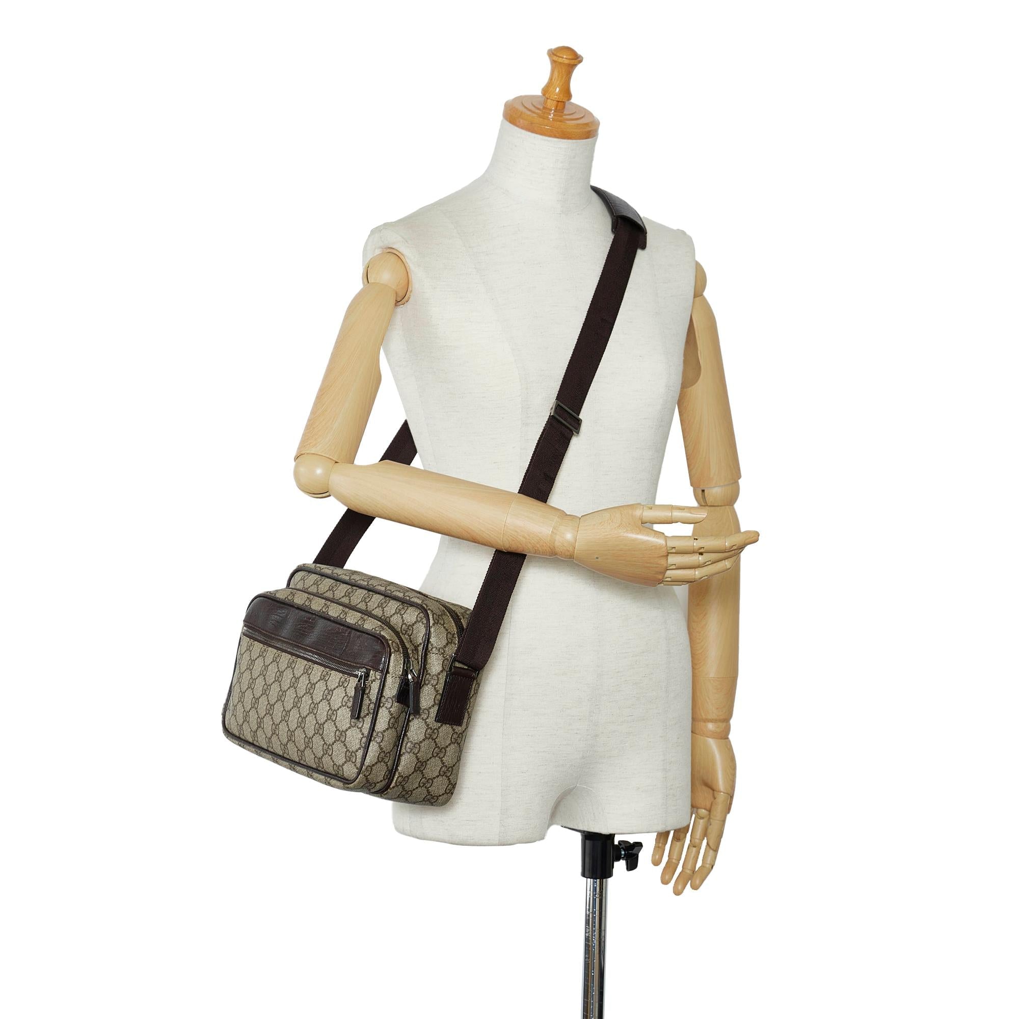 Gucci GG Supreme Crossbody Bag (SHG-tRkLLV)