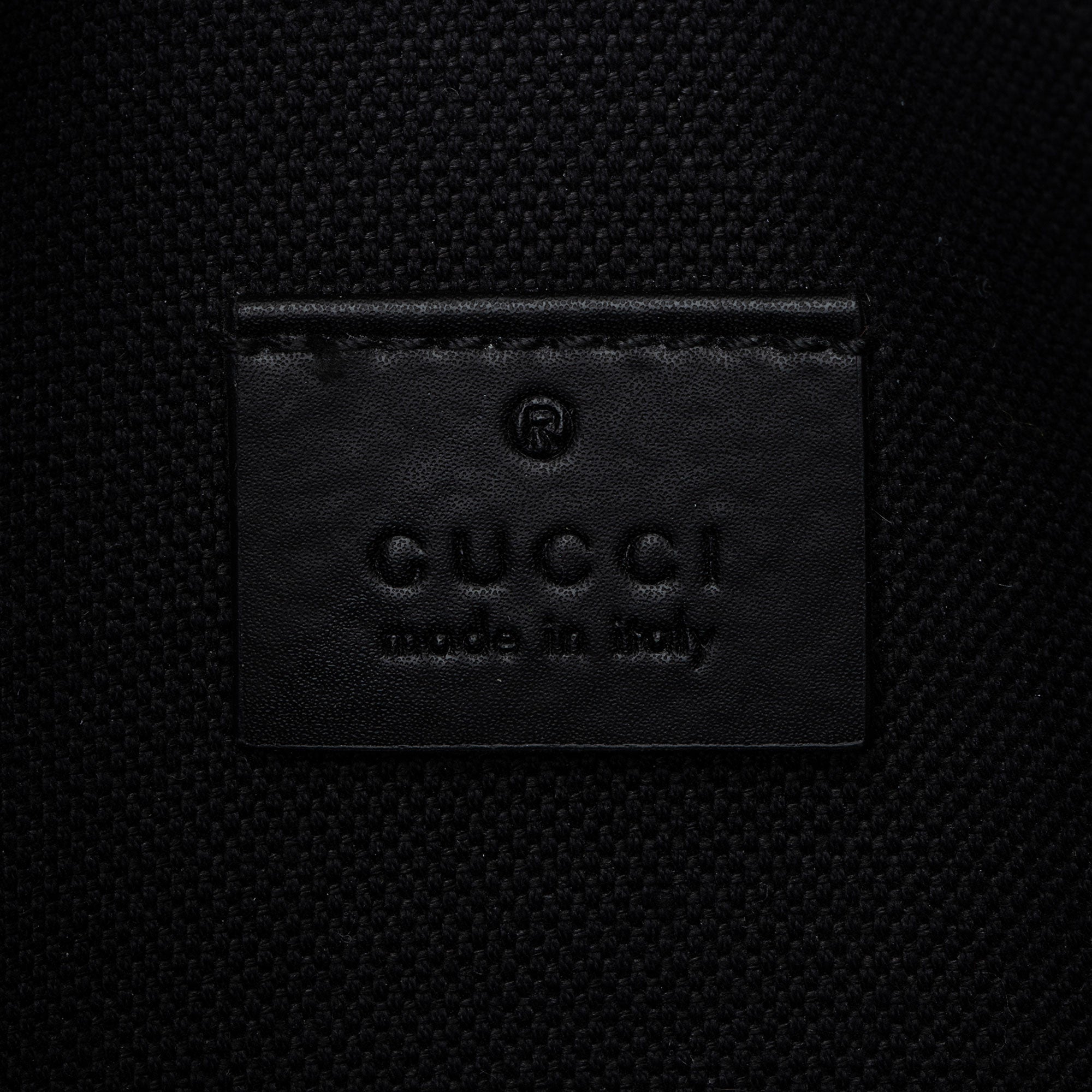 Gucci GG Supreme Envelope Medium Messenger Bag (SHF-wZrT5w)