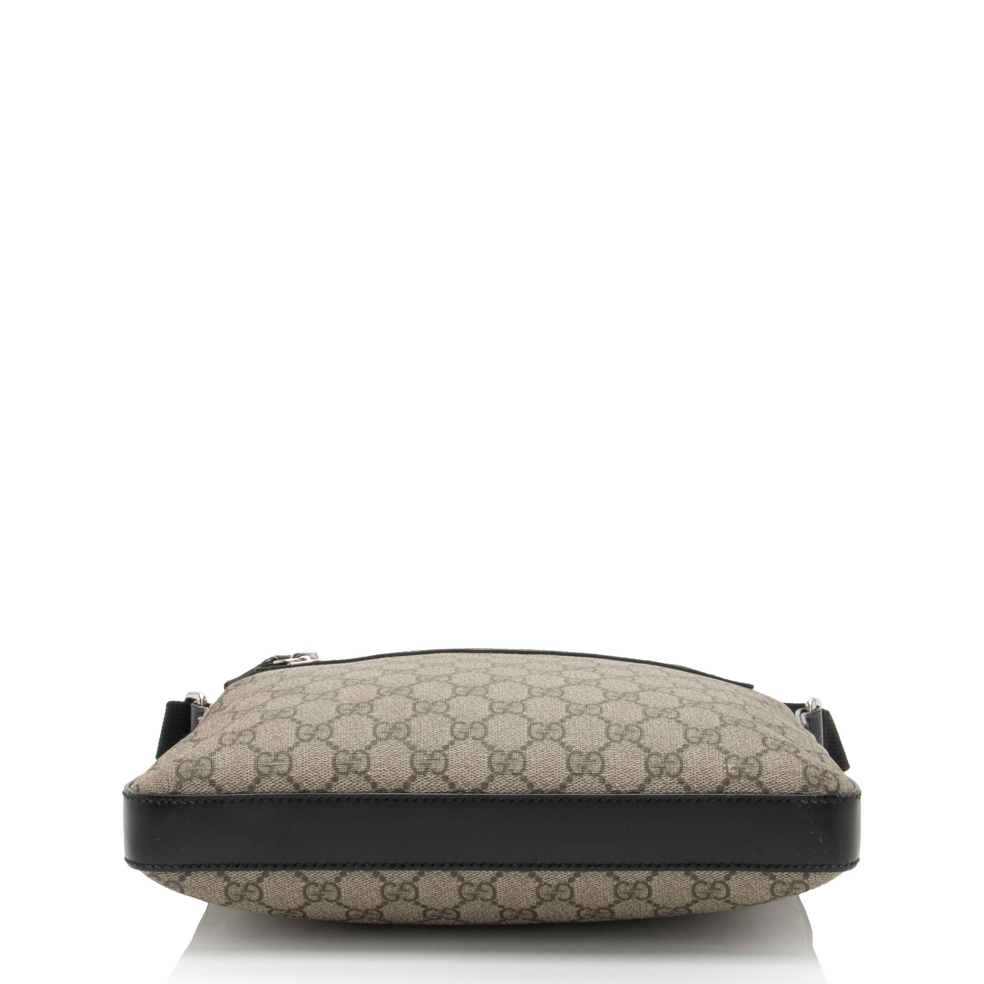 Gucci GG Supreme Flat Front Zip Messenger (SHF-7C0ZEs)