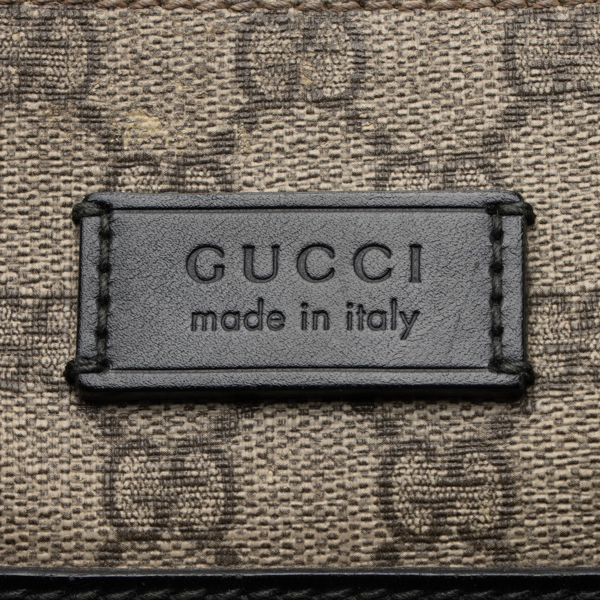 Gucci GG Supreme Flat Front Zip Messenger (SHF-7C0ZEs)