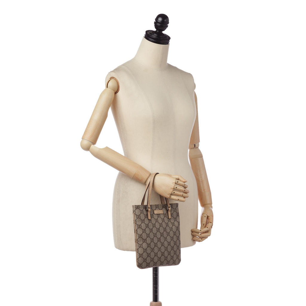 Gucci Gucci Supreme Handbag (SHG-32273)