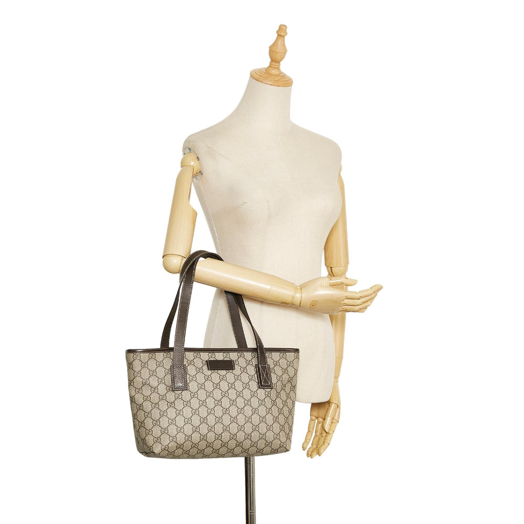 Gucci GG Supreme Handbag (SHG-HWPonY)