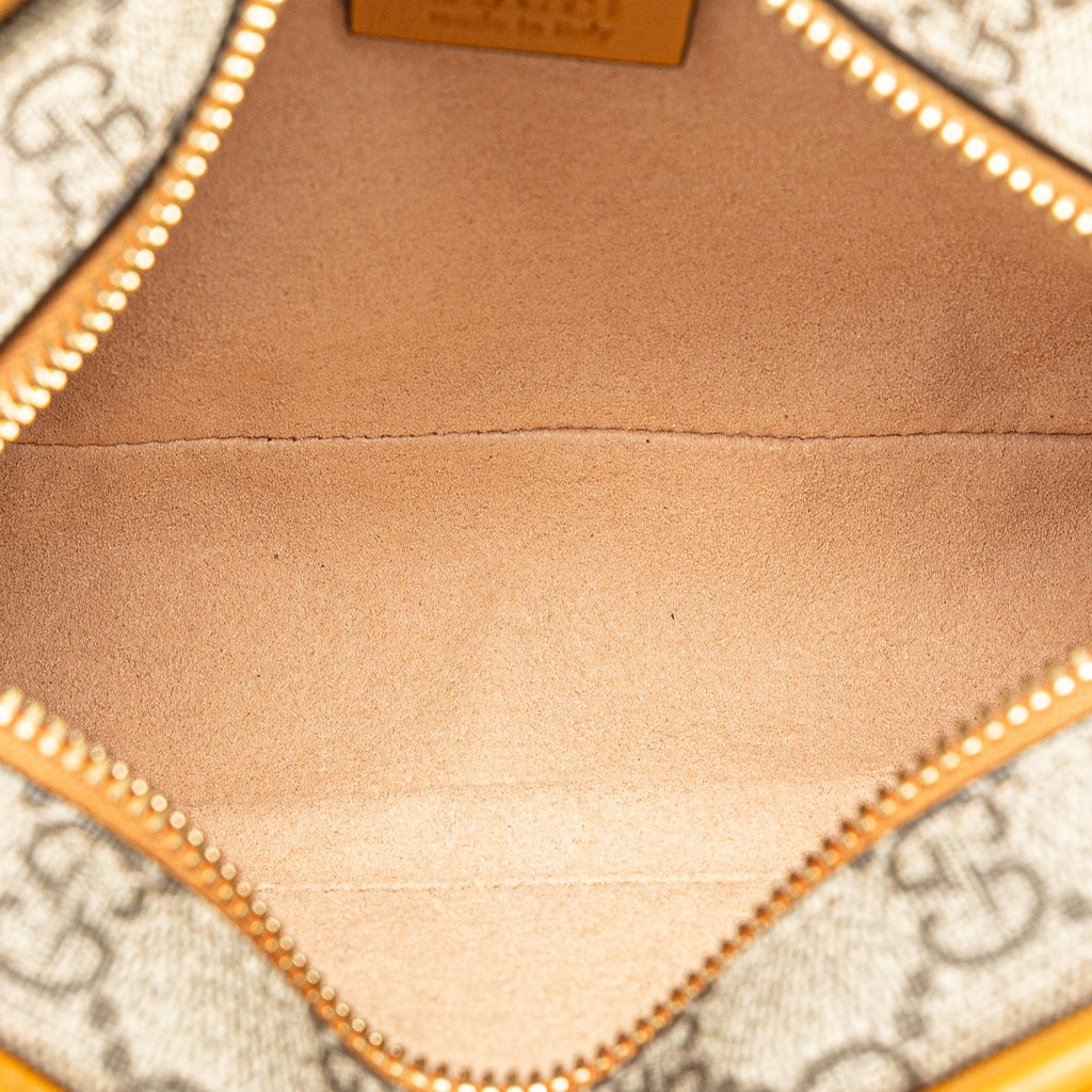Gucci GG Supreme Interlocking G Clutch (SHG-d5SKs0)