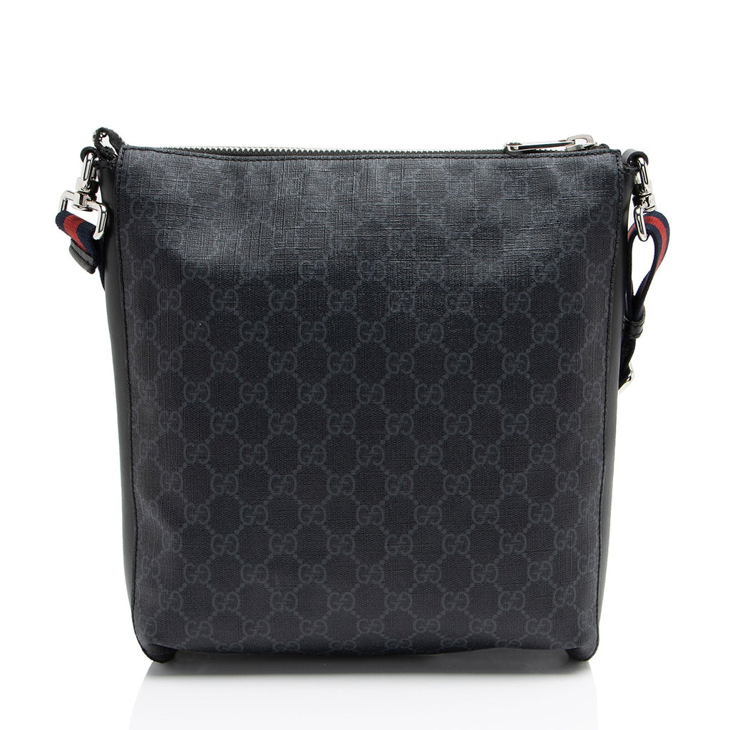 Gucci GG Supreme Medium MessLBger