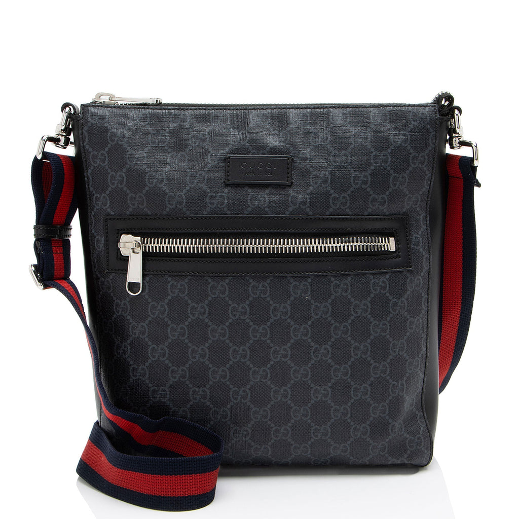 Gucci GG Supreme Medium MessLBger