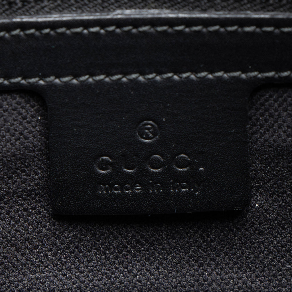 Gucci GG Supreme Medium MessLBger